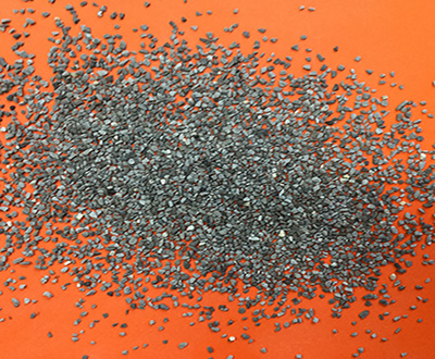 锆刚玉磨料在铸造喷砂中的作用